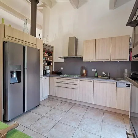 Villa : Pour 8 Avec Piscine - Fr-1-803-76