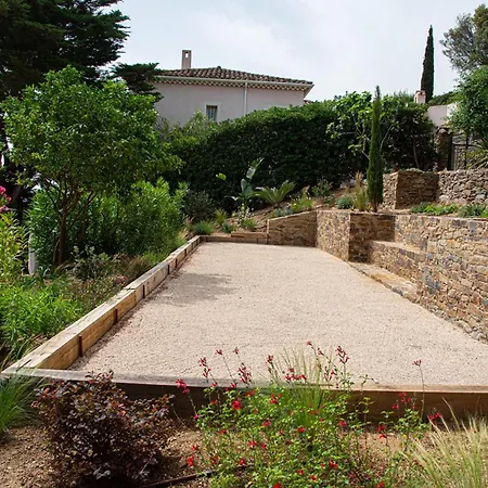 : 4 Chambres, Piscine Privee Et Climatisation - Fr-1-803-76 Villa Le Lavandou