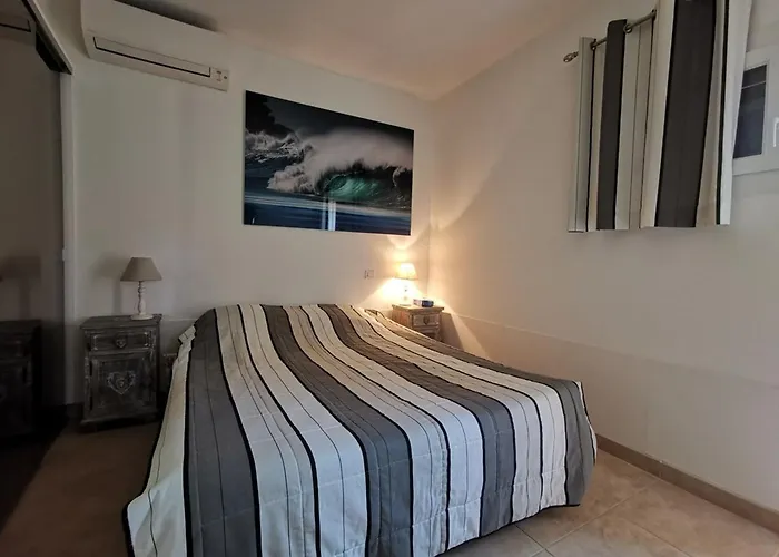 Villa : 4 Chambres, Piscine Privee Et Climatisation - Fr-1-803-76