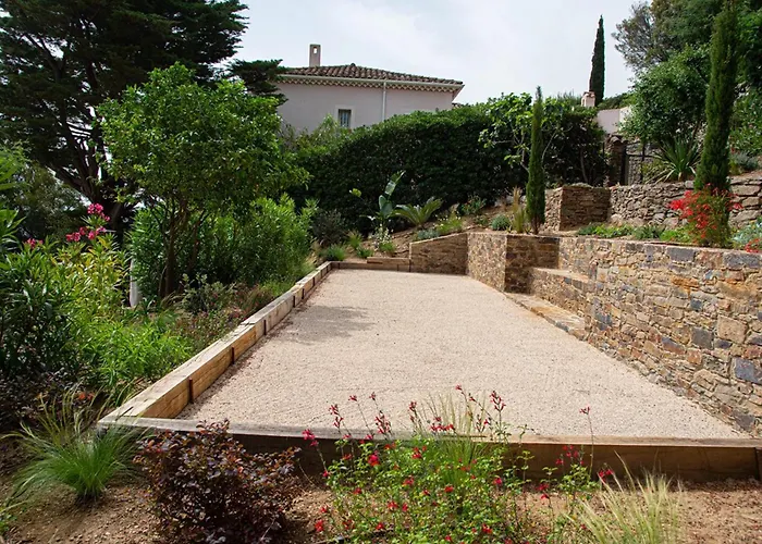 : 4 Chambres, Piscine Privee Et Climatisation - Fr-1-803-76 Villa Le Lavandou