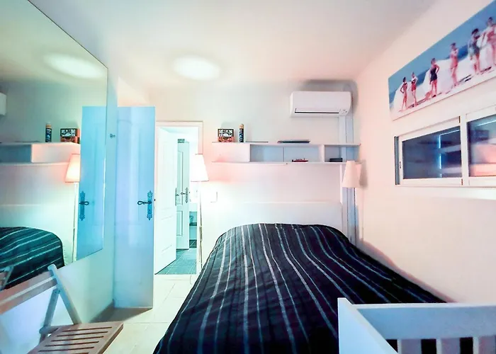 : 4 Chambres, Piscine Privee Et Climatisation - Fr-1-803-76 *