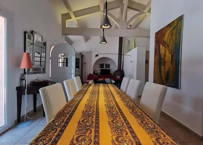 : 4 Chambres, Piscine Privee Et Climatisation - Fr-1-803-76 * Le Lavandou