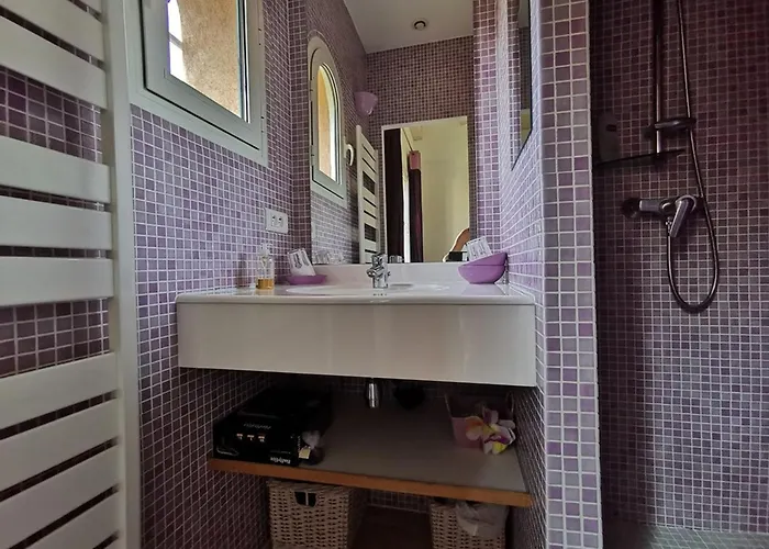 : 4 Chambres, Piscine Privee Et Climatisation - Fr-1-803-76